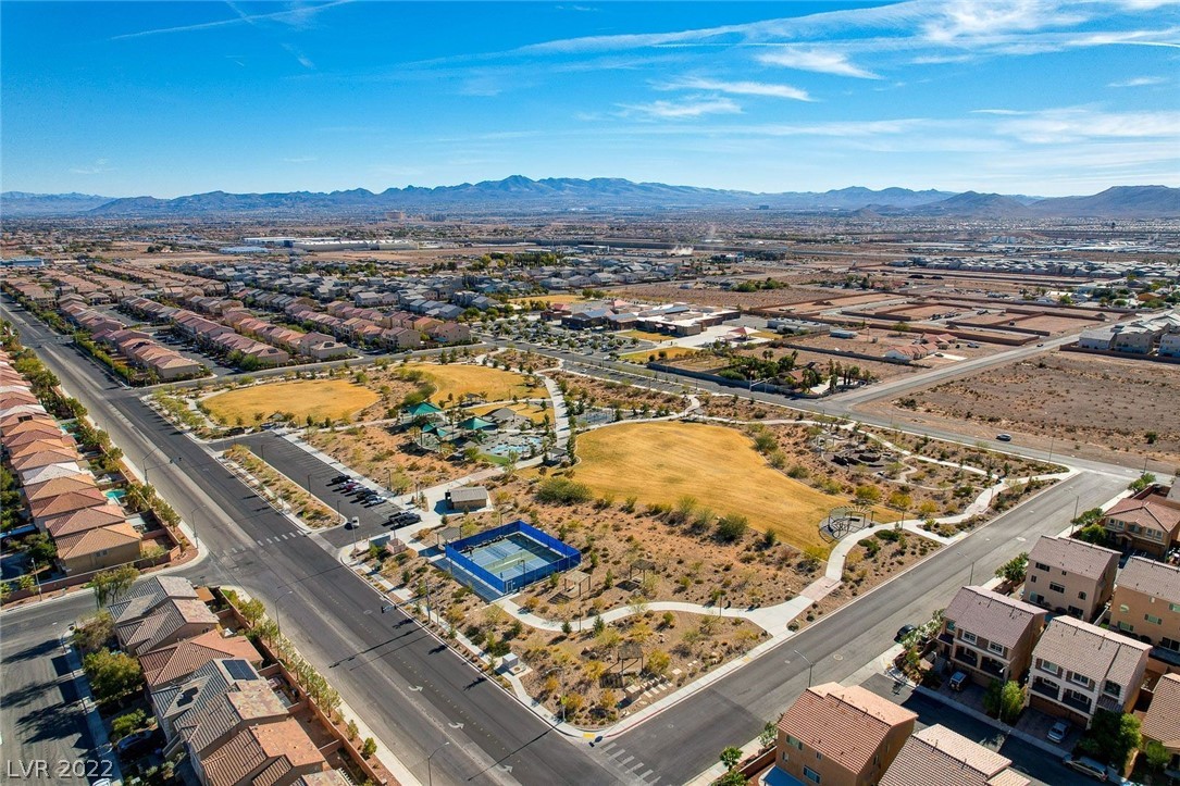 8756 Aziza Sun Street