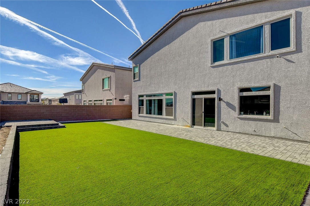 8756 Aziza Sun Street