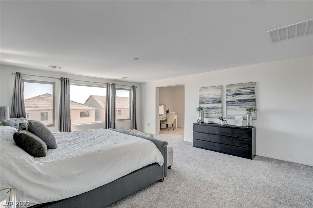 8756 Aziza Sun Street