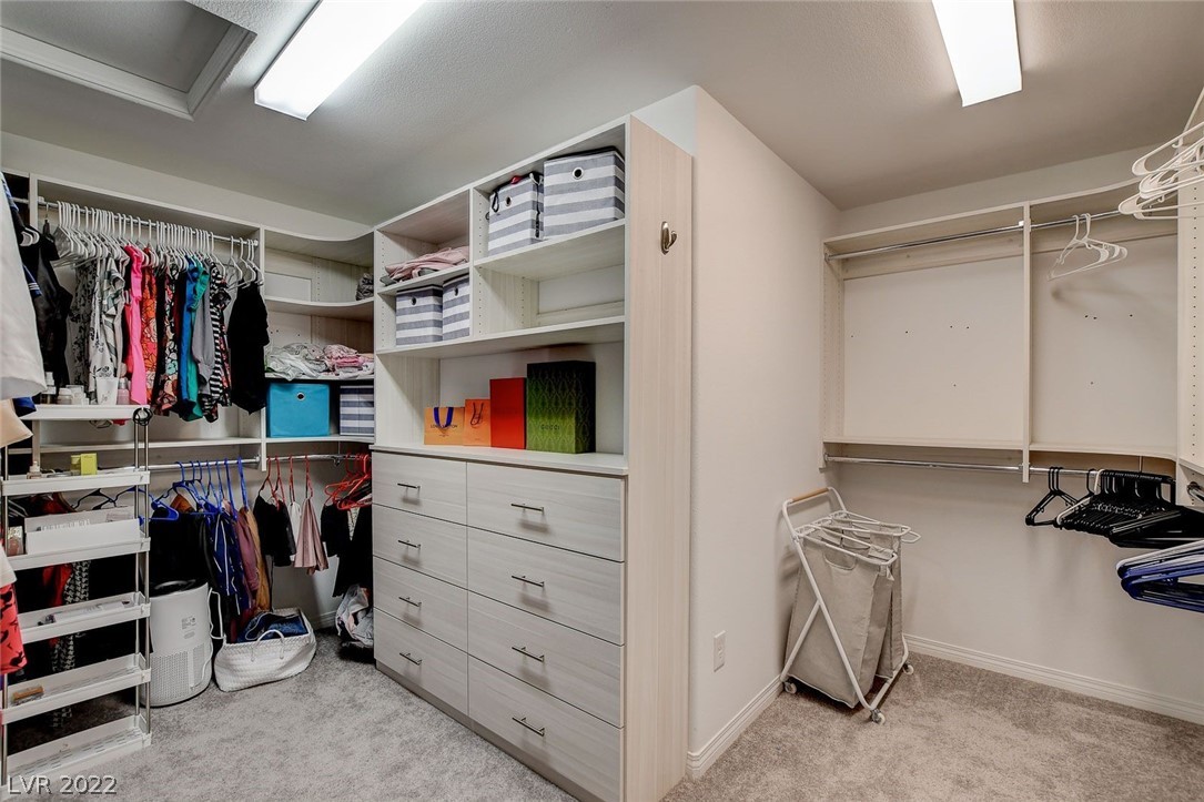 8756 Aziza Sun Street