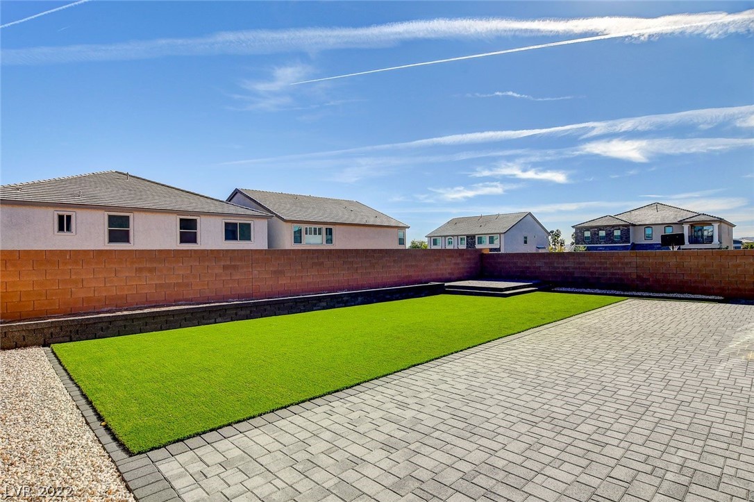 8756 Aziza Sun Street