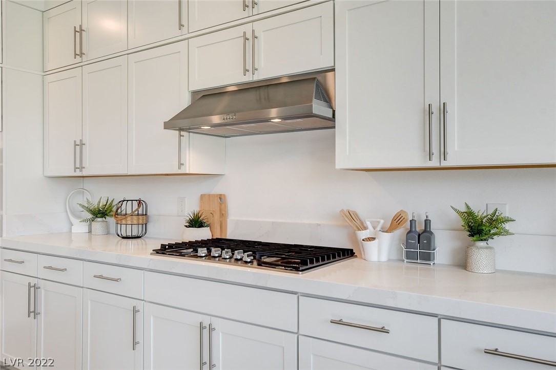 8756 Aziza Sun Street