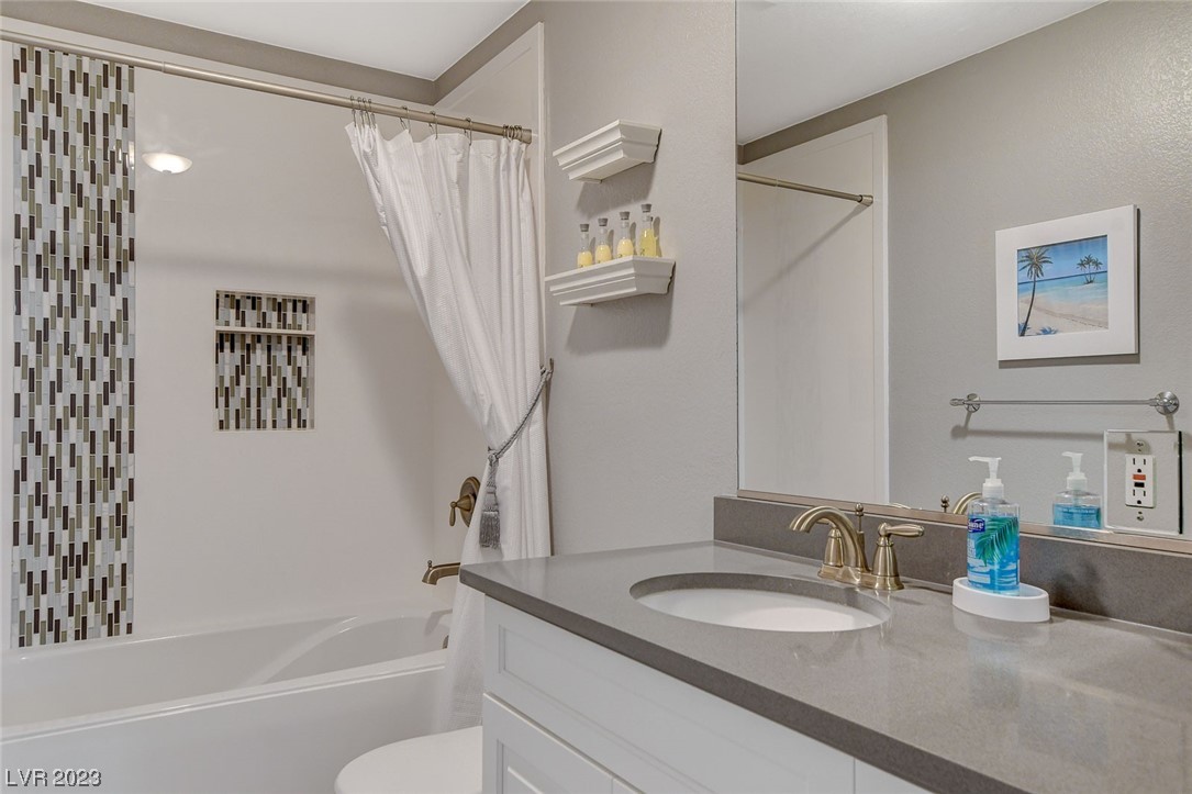 2055 Clover Hollow Avenue