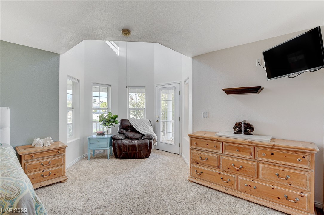 2055 Clover Hollow Avenue