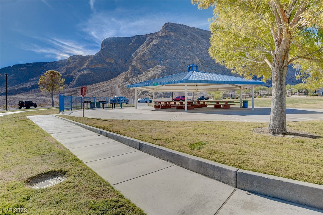 4306 Robins Ridge Drive