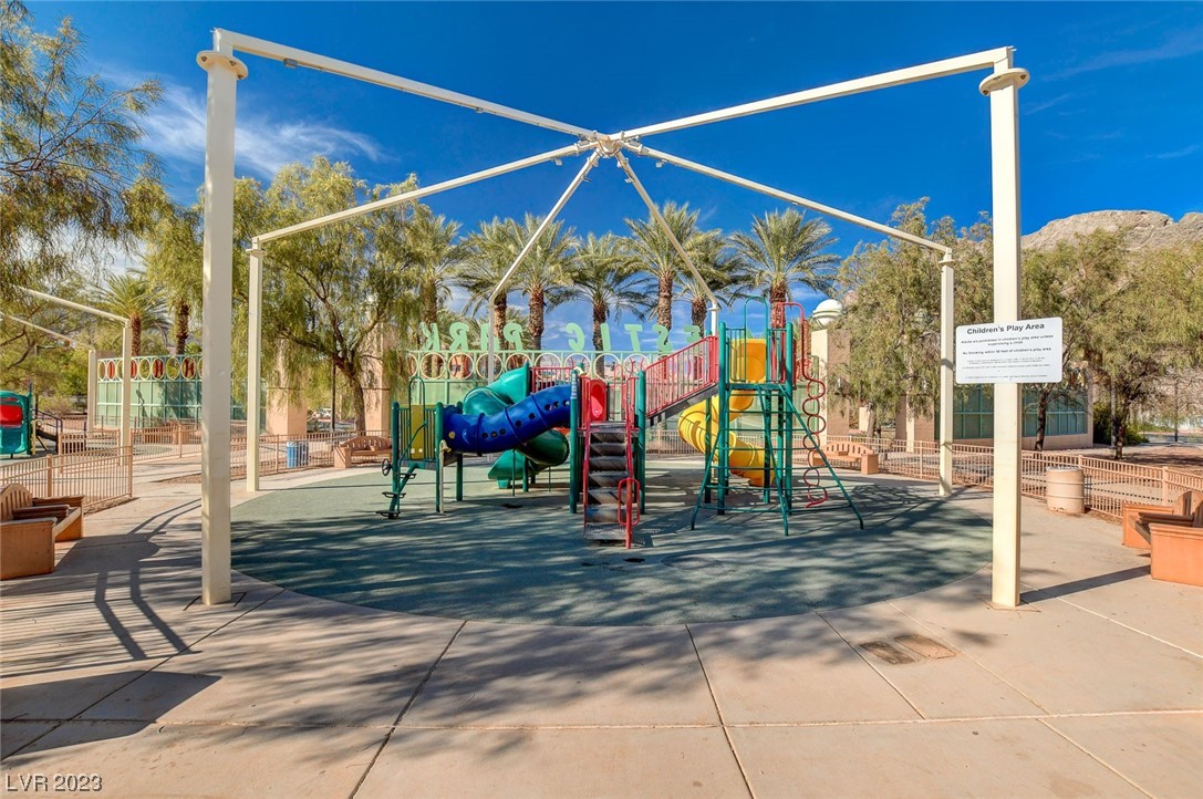 4306 Robins Ridge Drive