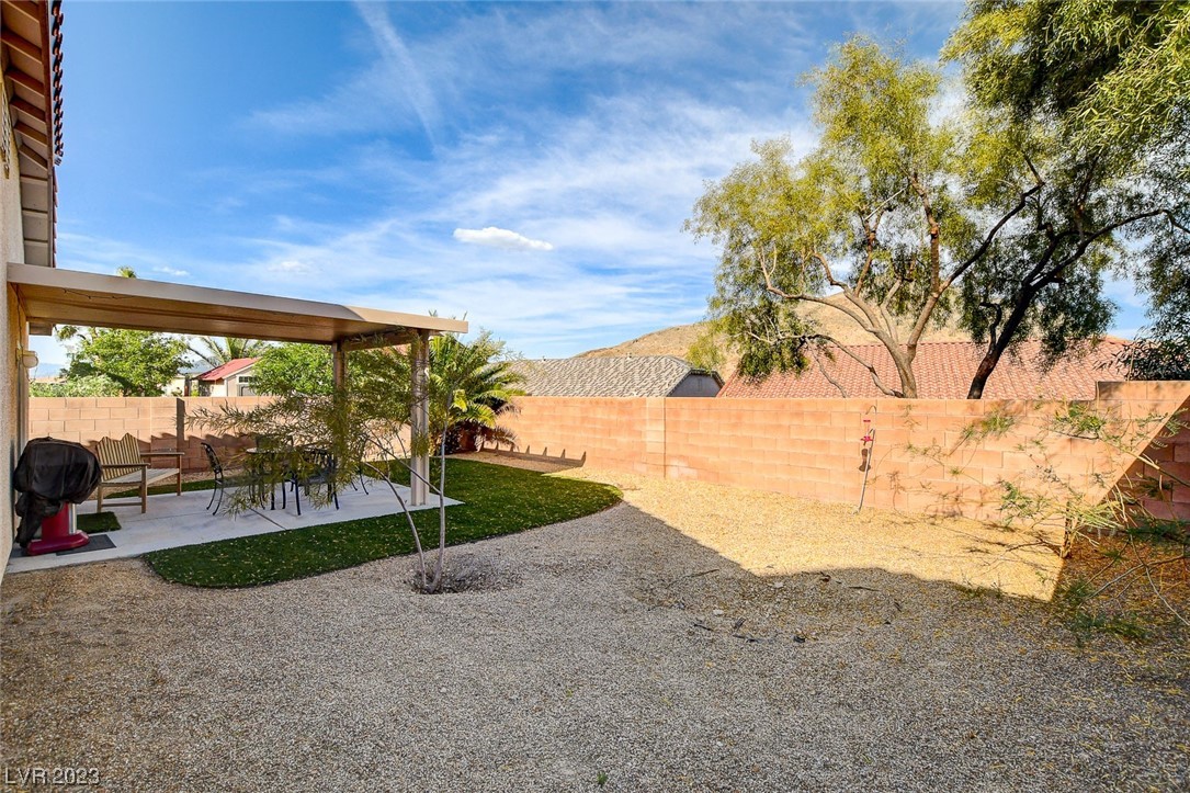 4306 Robins Ridge Drive