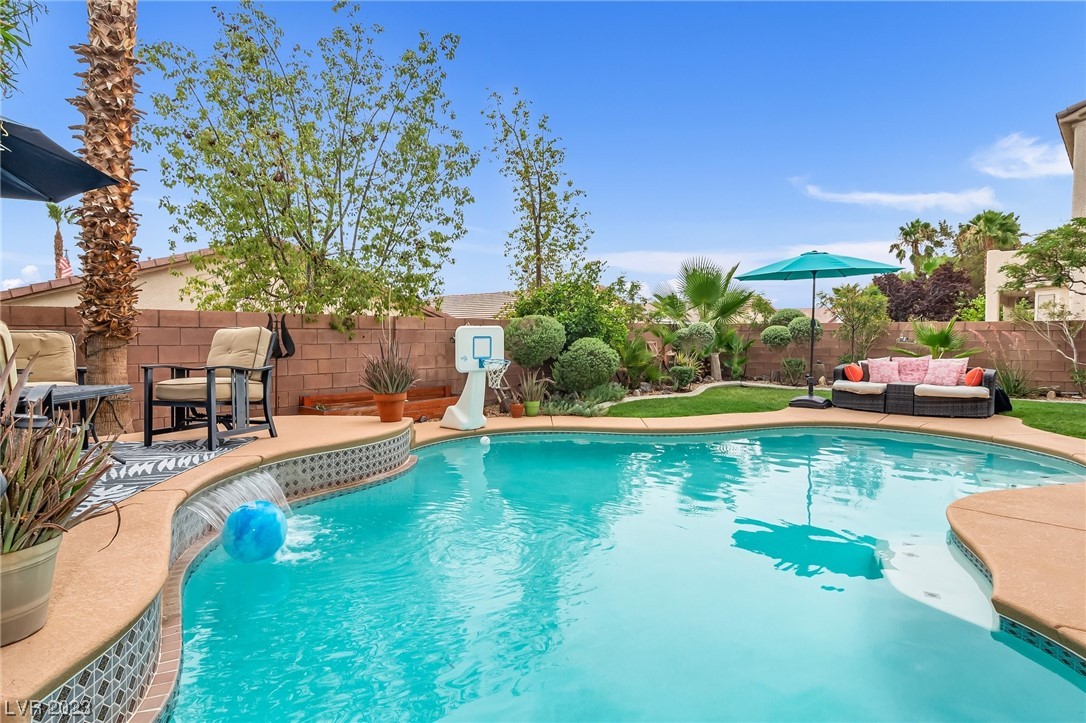 7568 Splashing Rock Drive