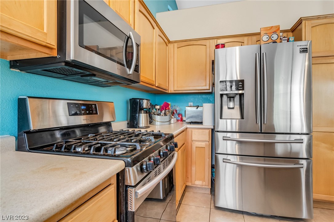 7568 Splashing Rock Drive