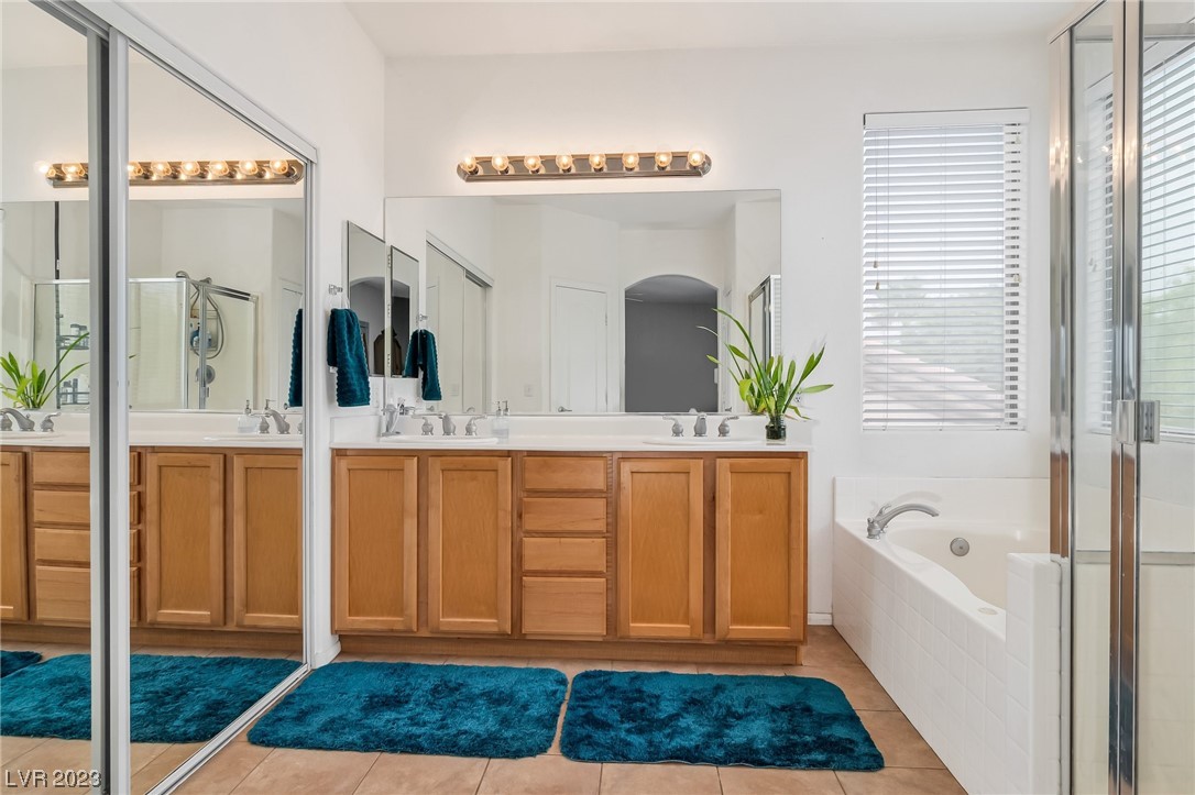 7568 Splashing Rock Drive