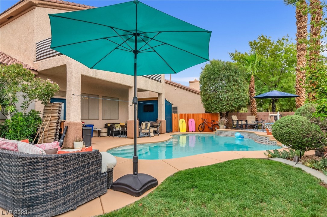 7568 Splashing Rock Drive