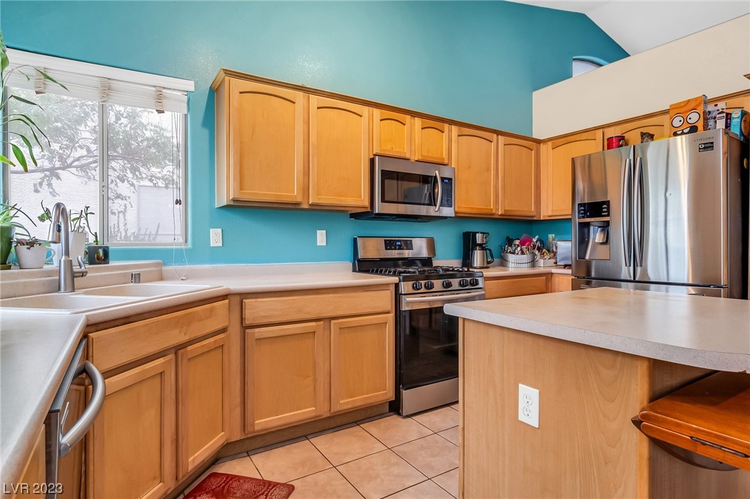 7568 Splashing Rock Drive