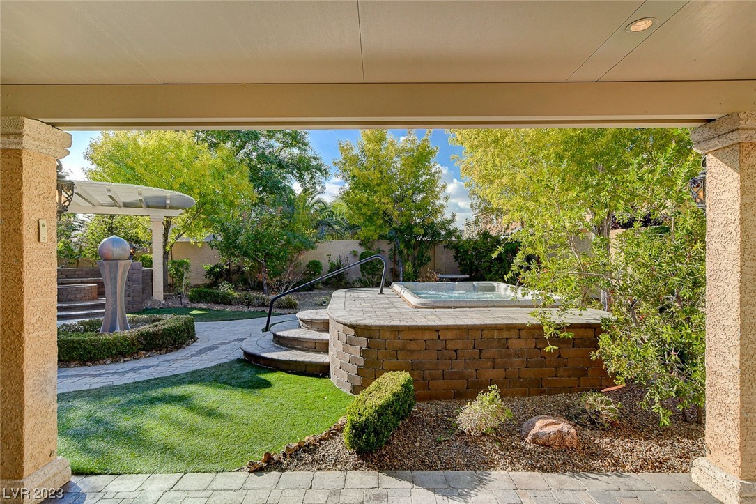 7165 Cardinal Walk Lane