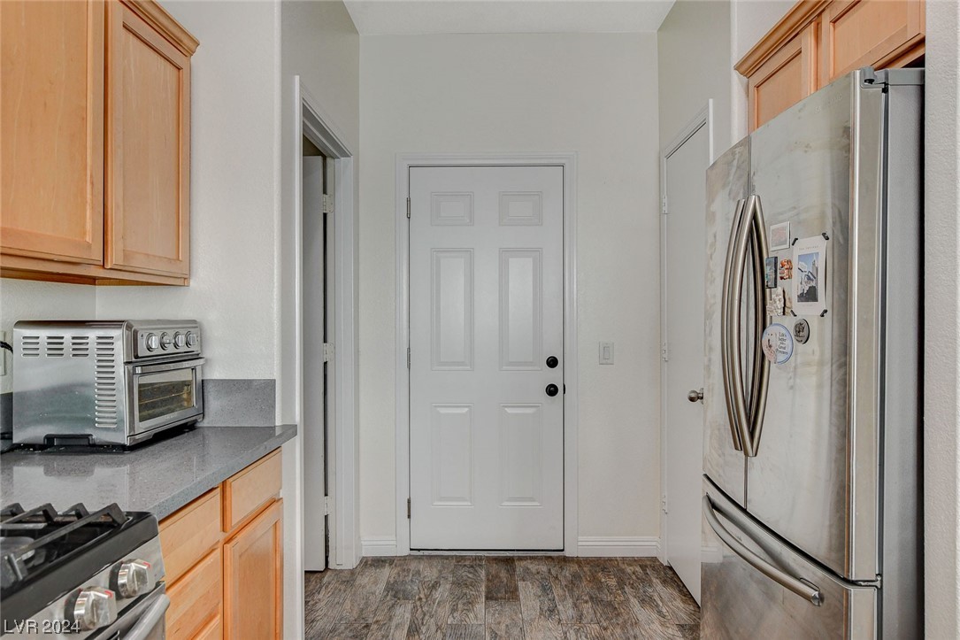 7121 Mercurio Avenue