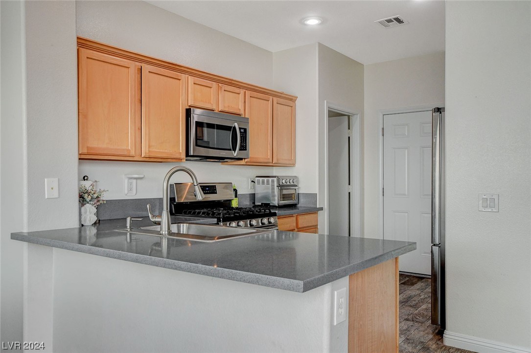 7121 Mercurio Avenue