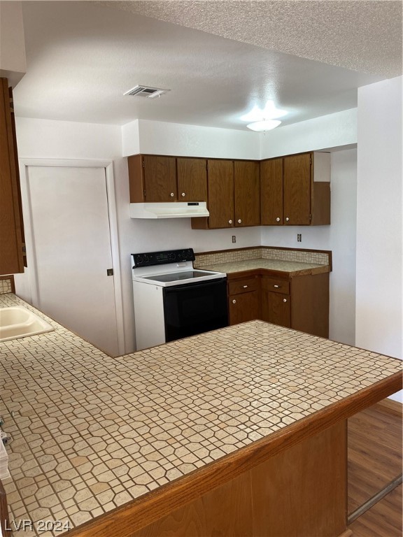 735 West Cottonwood Avenue