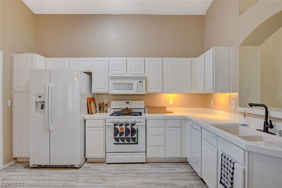 7833 Quill Gordon Avenue