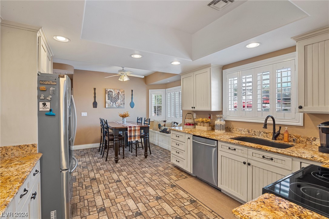 5585 Egan Crest Drive