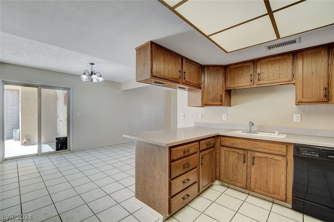 3753 Heritage Avenue