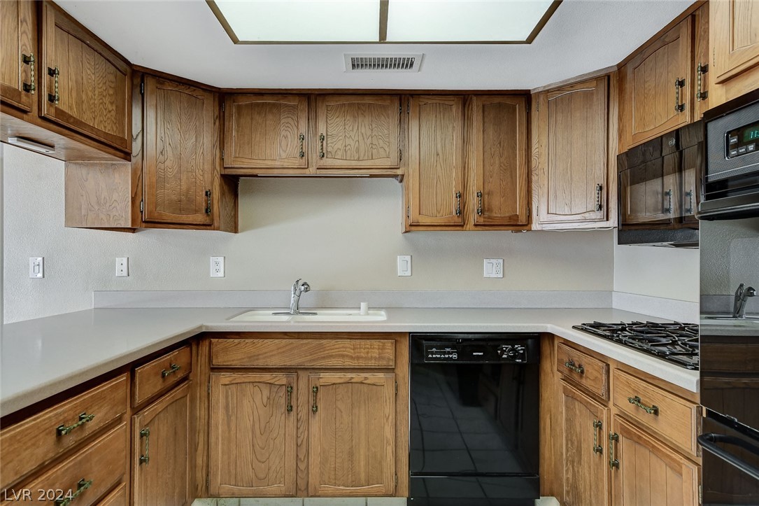 3753 Heritage Avenue