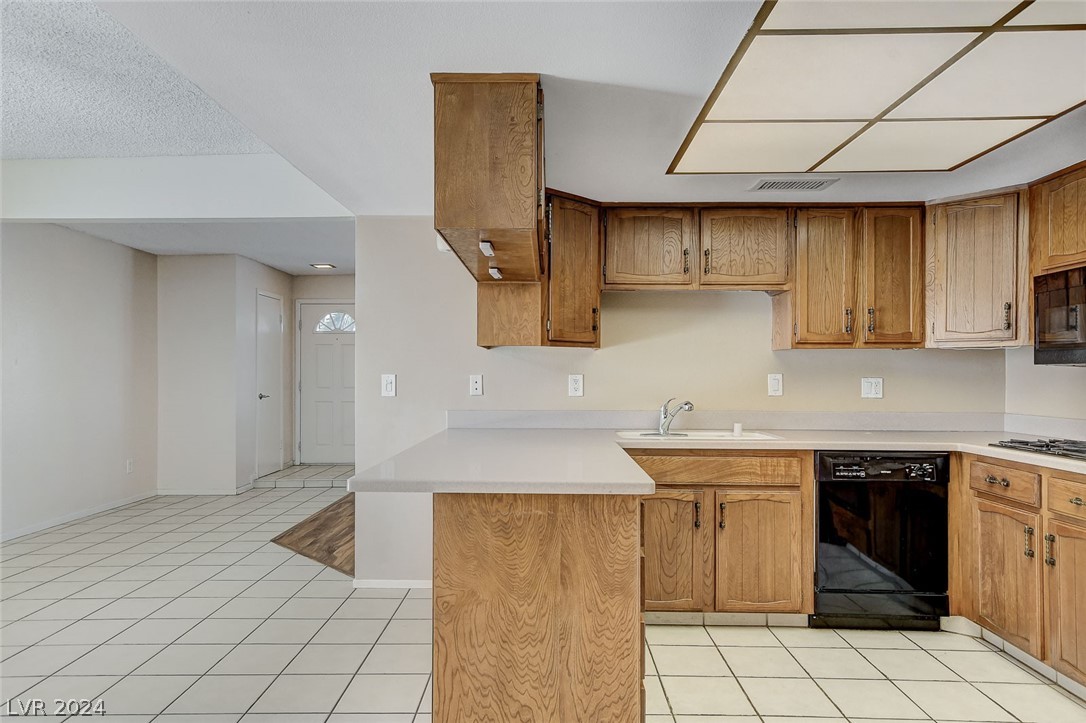 3753 Heritage Avenue