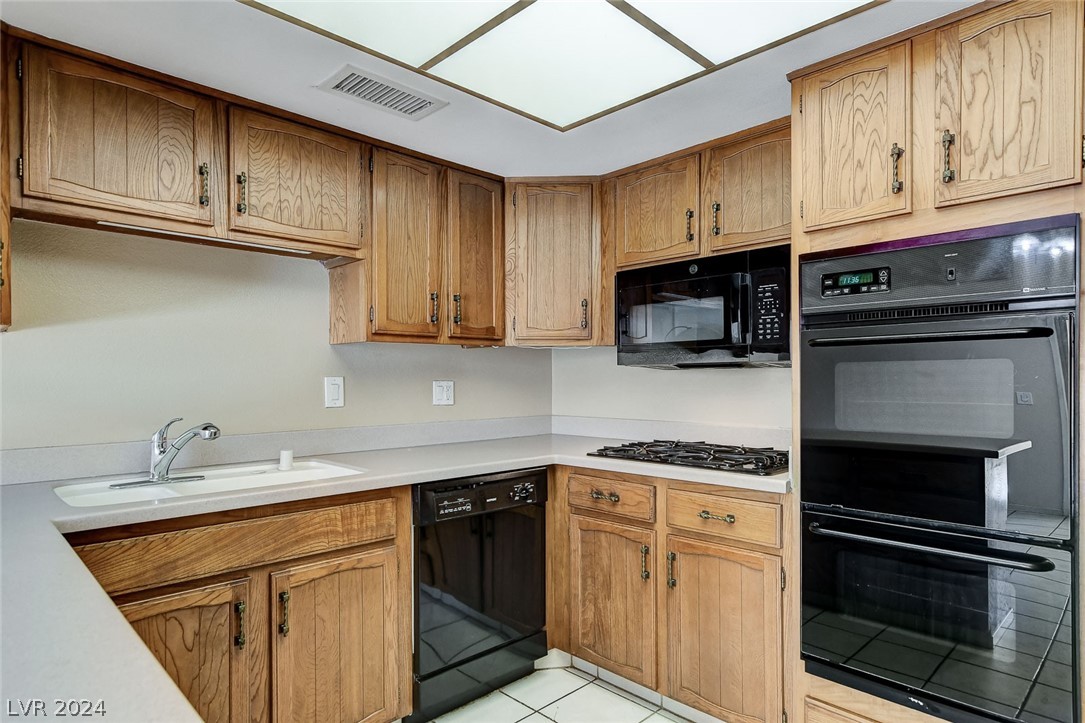 3753 Heritage Avenue