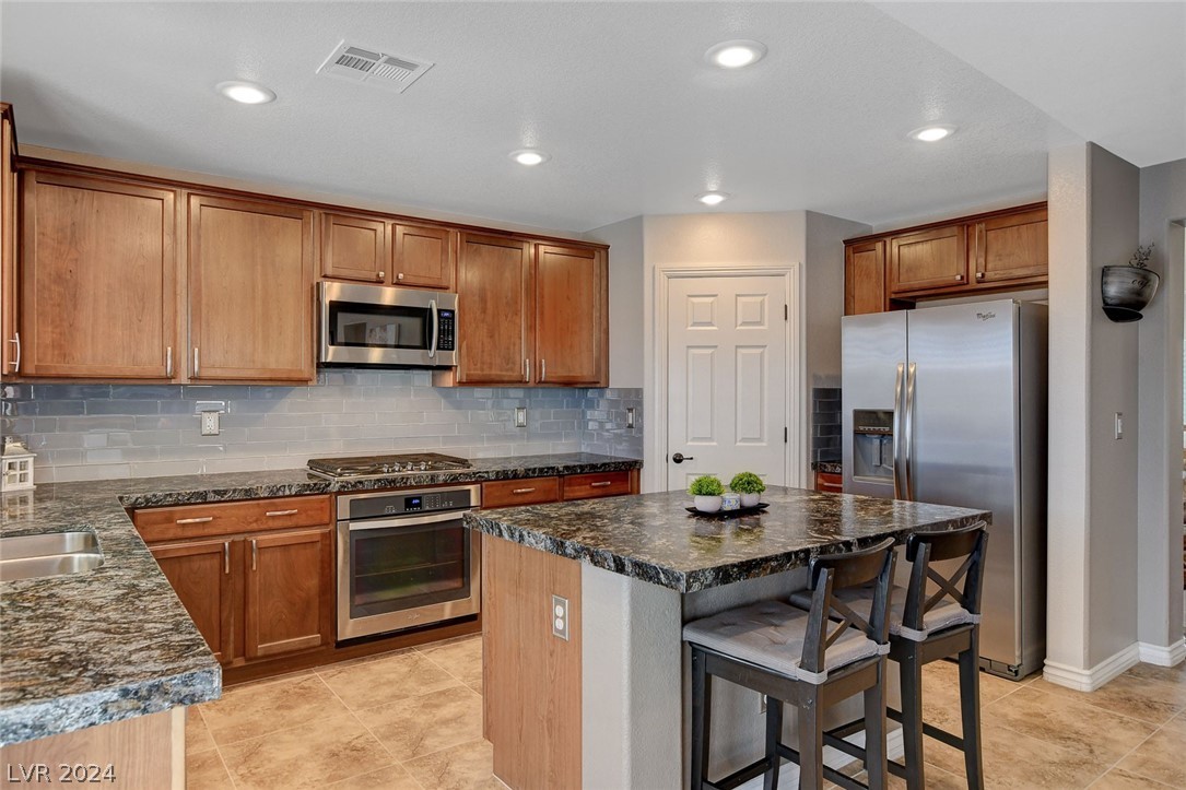 7929 Red Rock Ridge Avenue