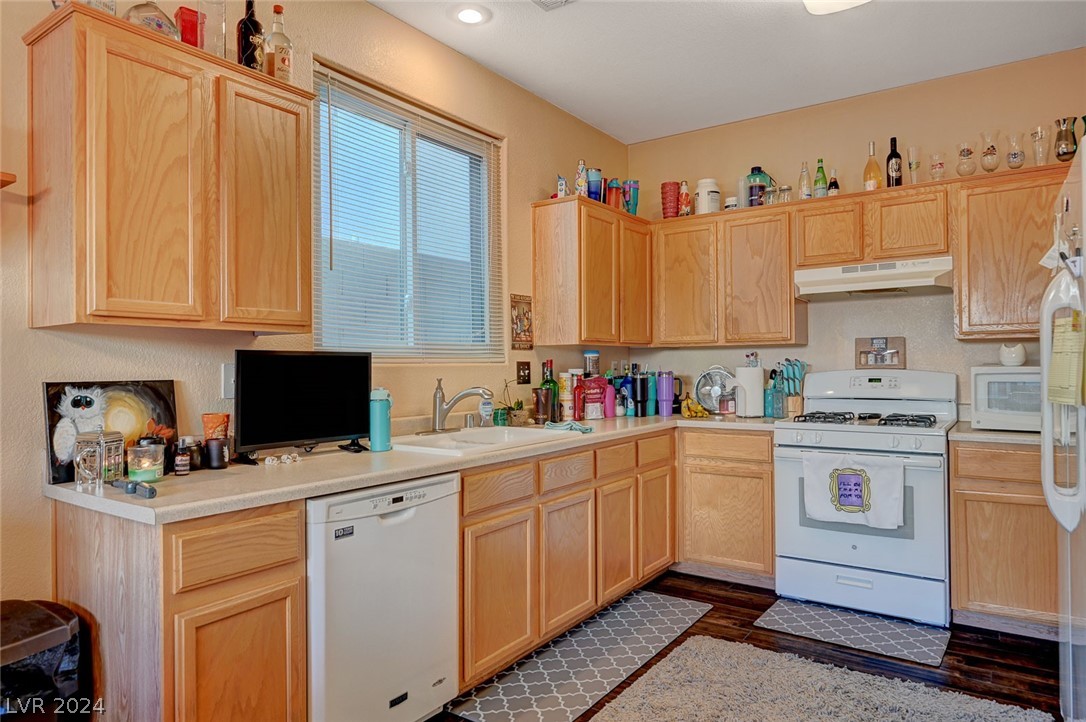 7647 Crystal Village Lane