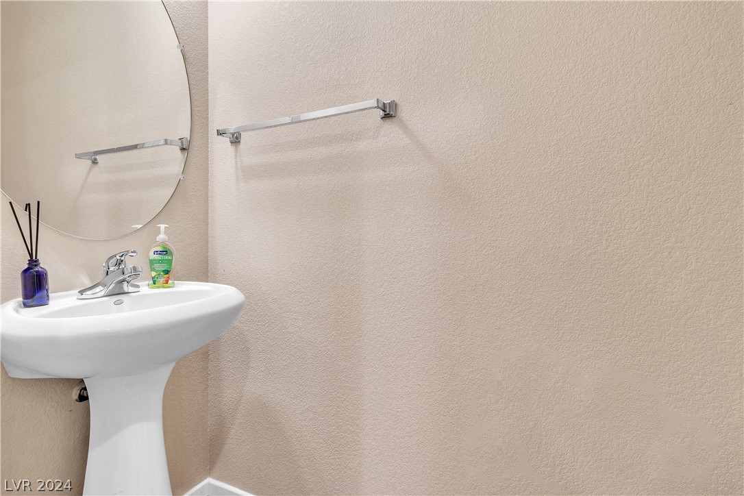 9219 Weeping Water Avenue