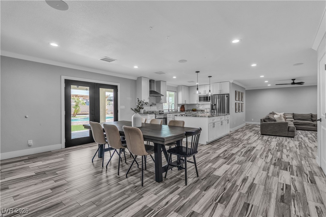 5700 North Torrey Pines Drive