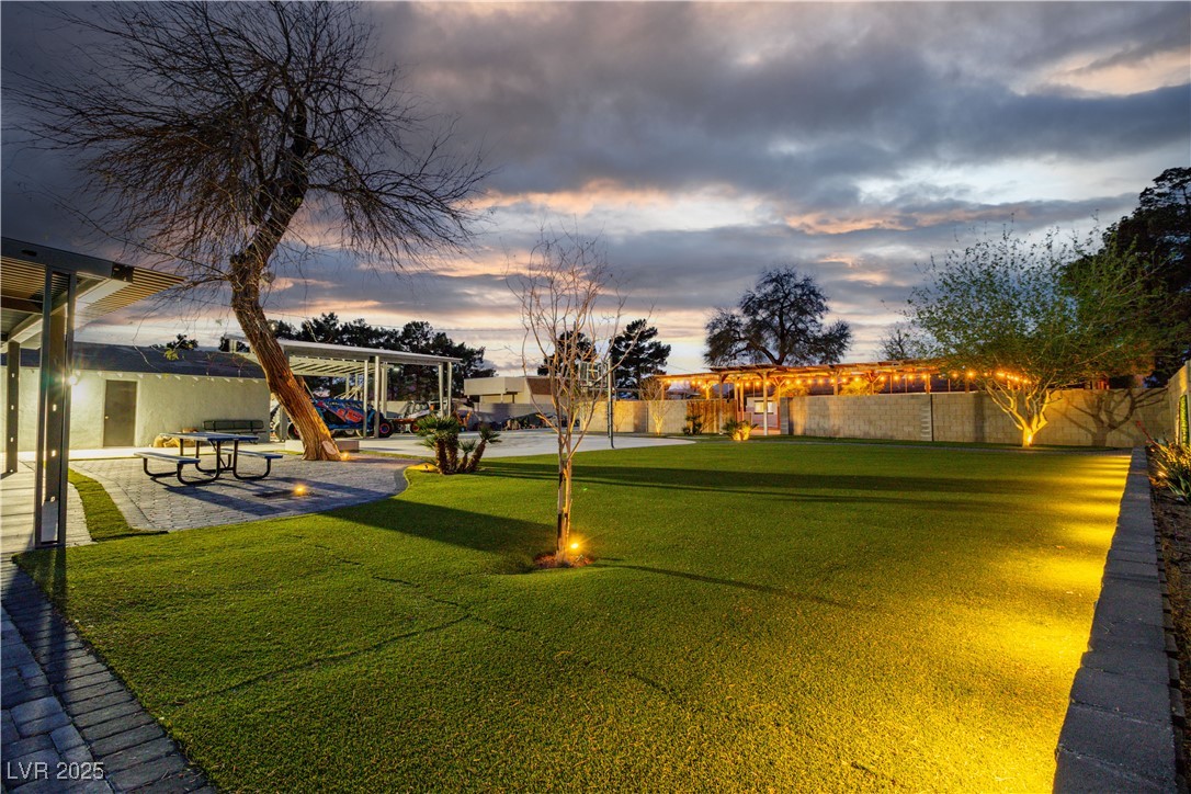 5700 North Torrey Pines Drive