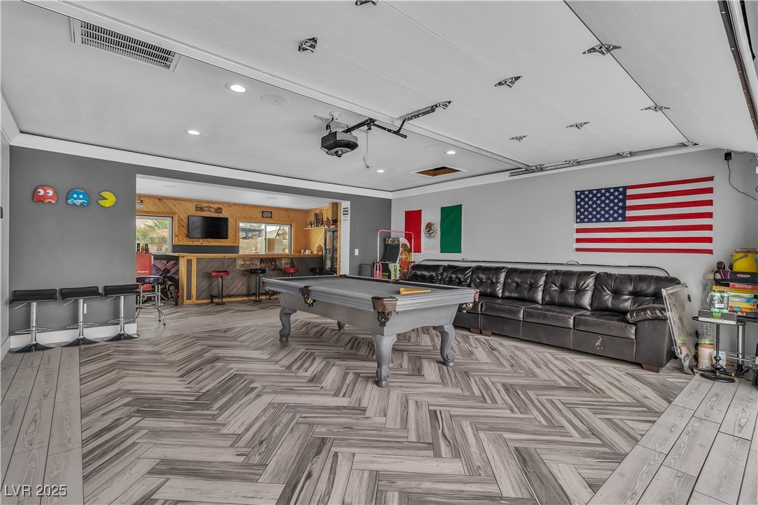 5700 North Torrey Pines Drive