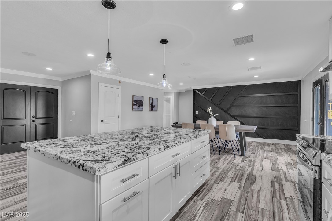 5700 North Torrey Pines Drive