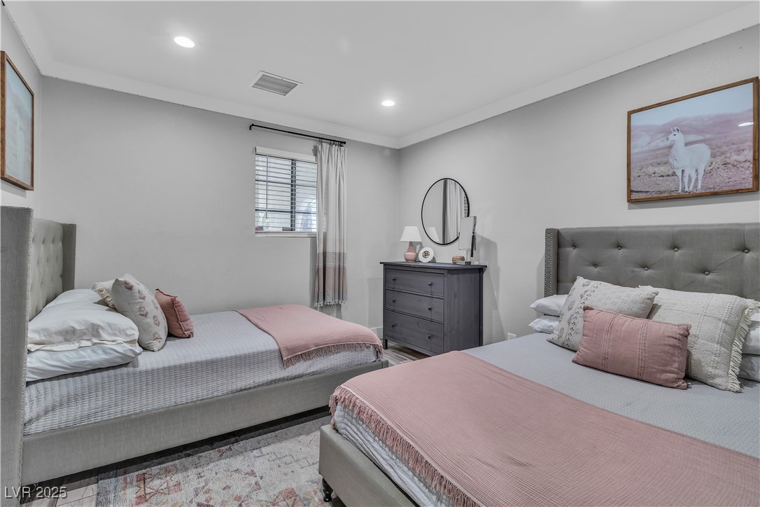 5700 North Torrey Pines Drive
