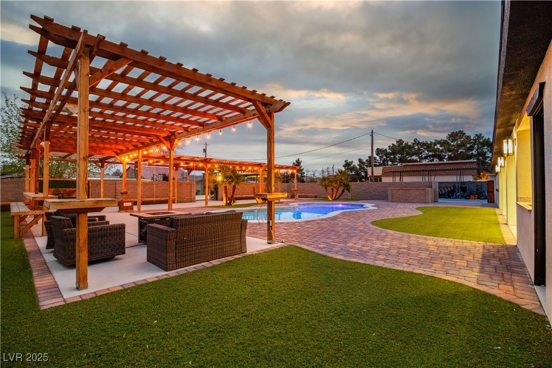 5700 North Torrey Pines Drive