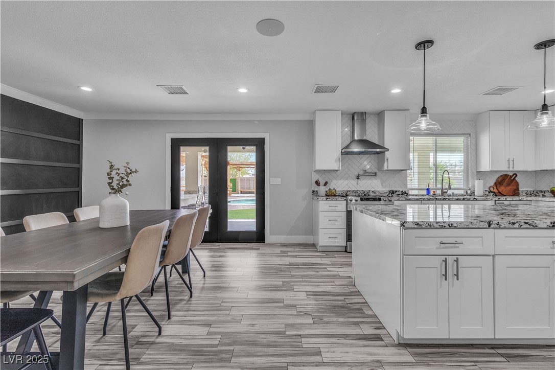 5700 North Torrey Pines Drive