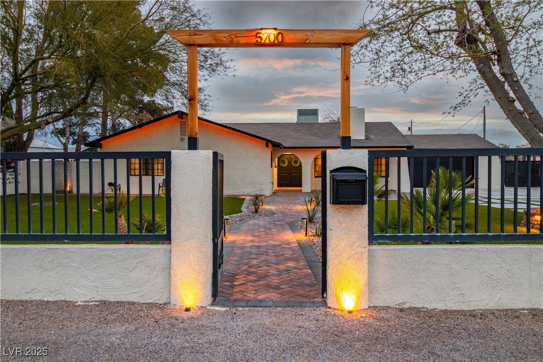 5700 North Torrey Pines Drive