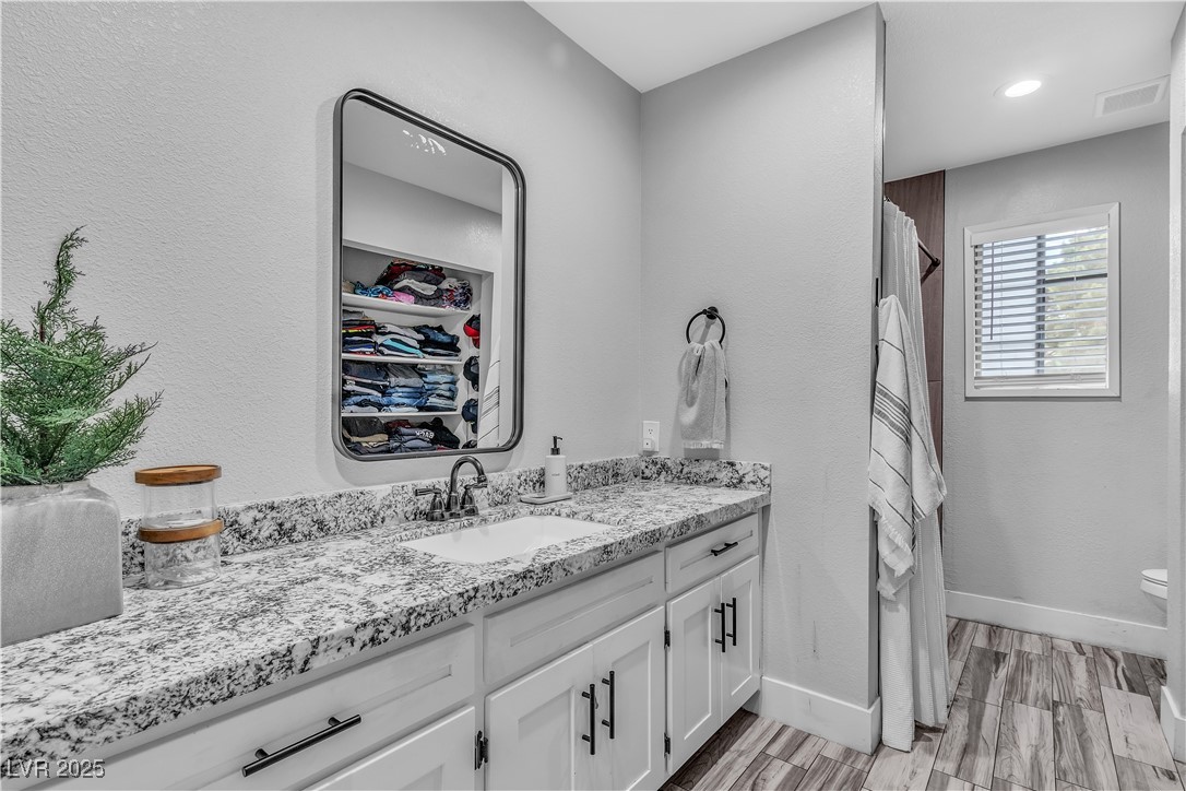 5700 North Torrey Pines Drive