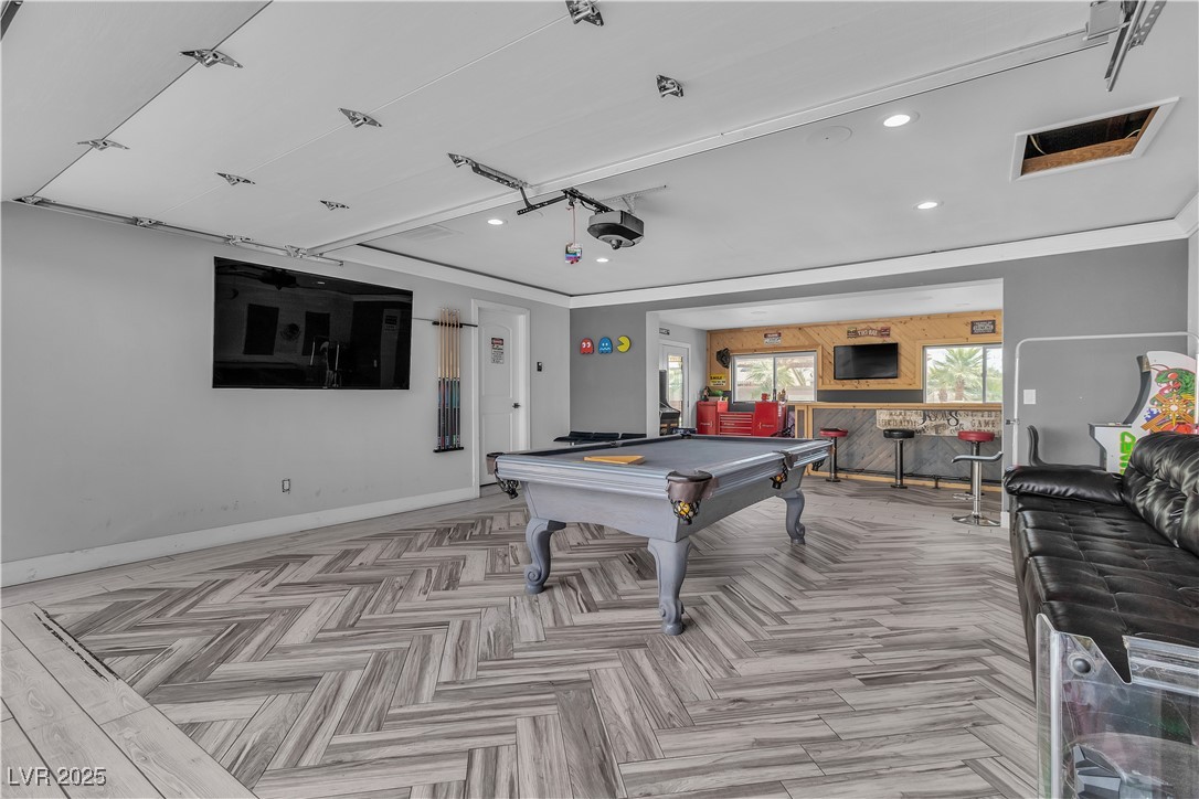 5700 North Torrey Pines Drive