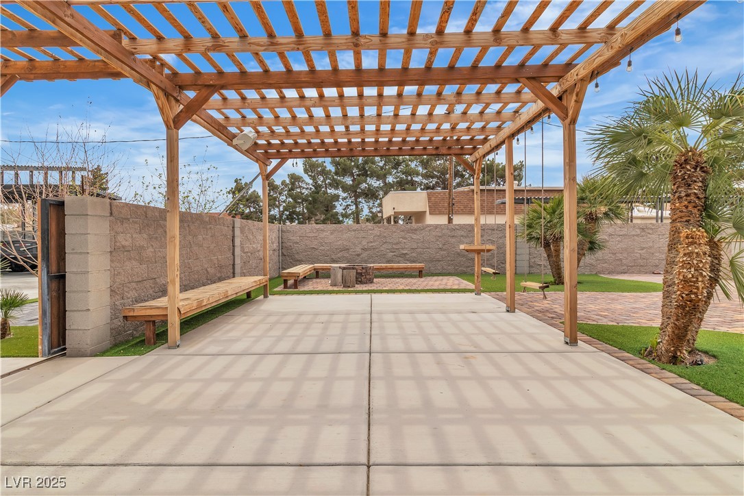 5700 North Torrey Pines Drive