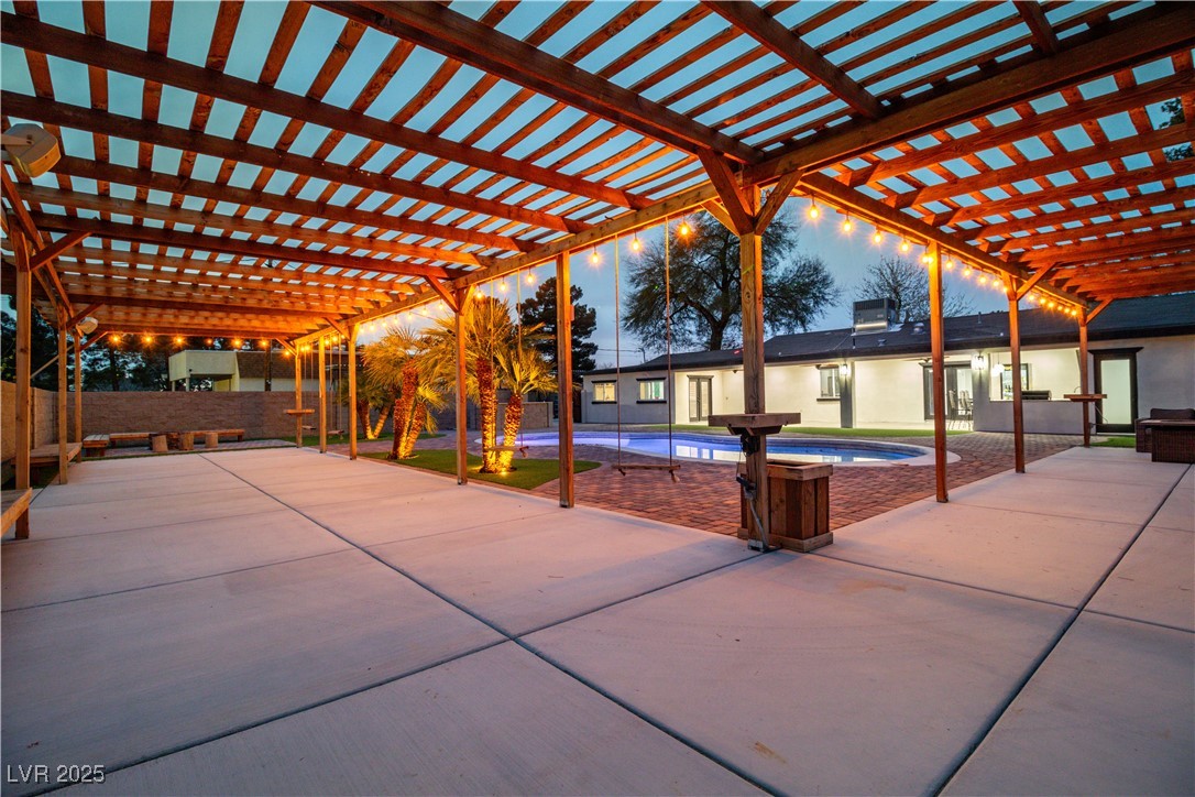 5700 North Torrey Pines Drive