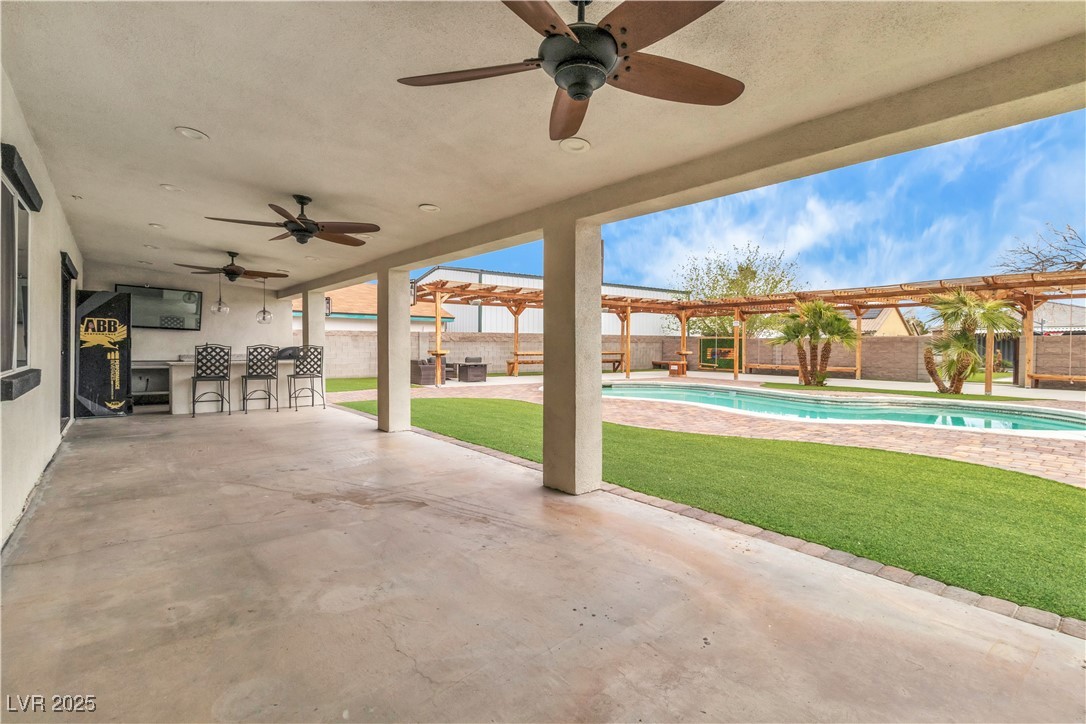 5700 North Torrey Pines Drive