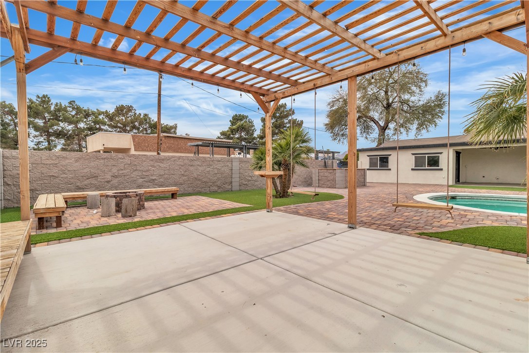 5700 North Torrey Pines Drive