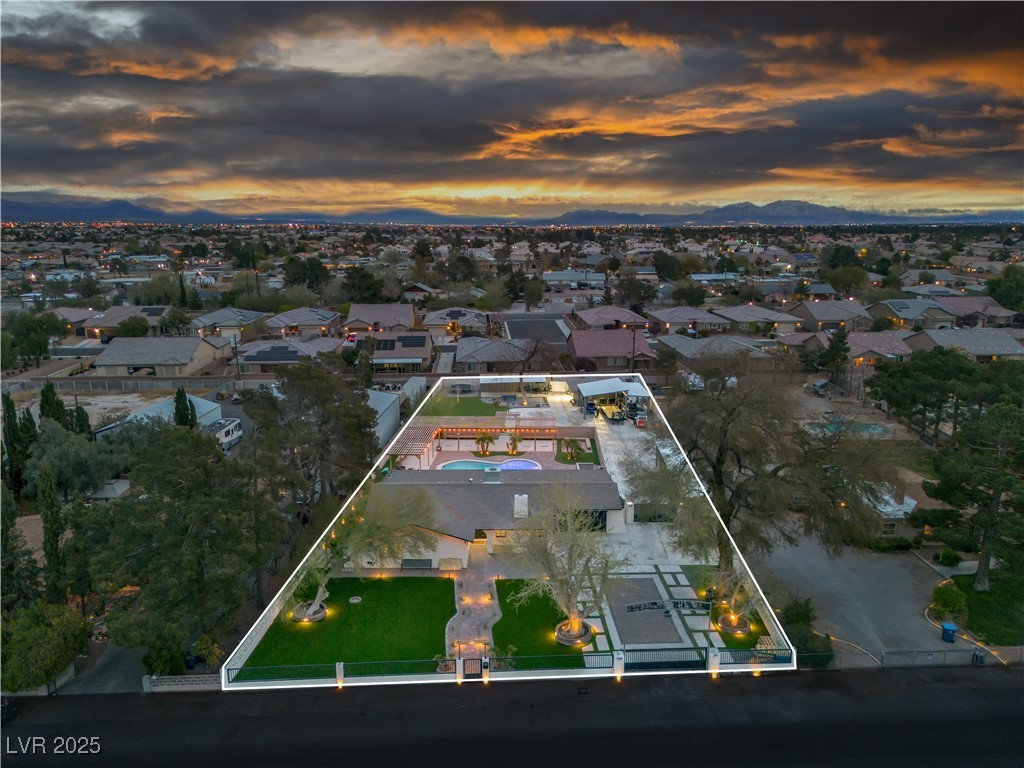 5700 North Torrey Pines Drive