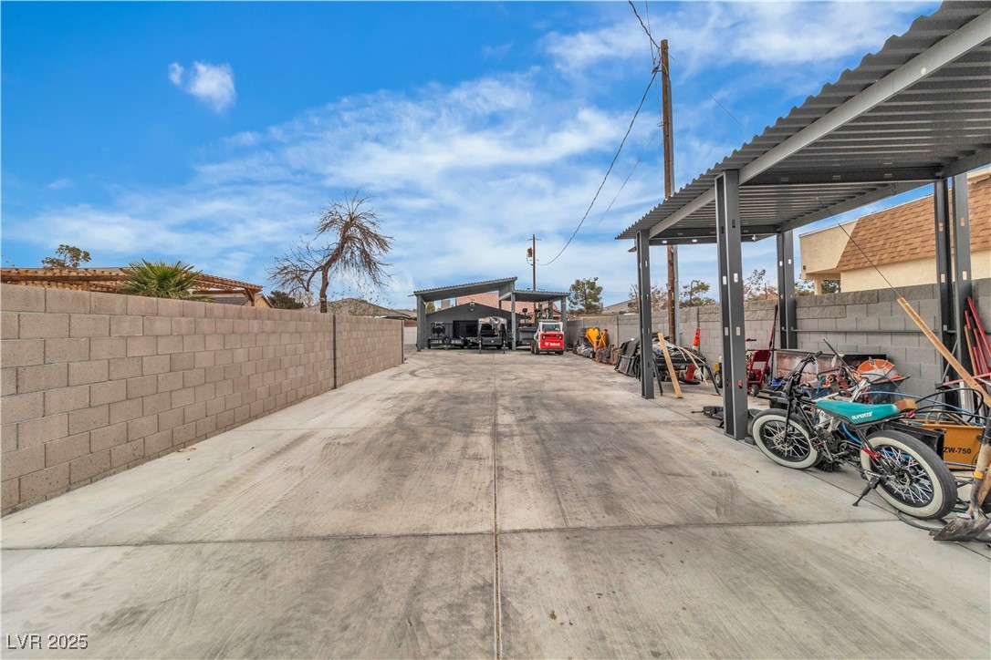 5700 North Torrey Pines Drive