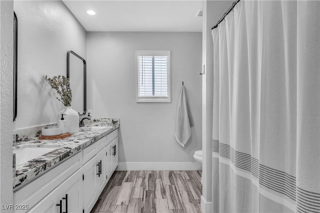 5700 North Torrey Pines Drive