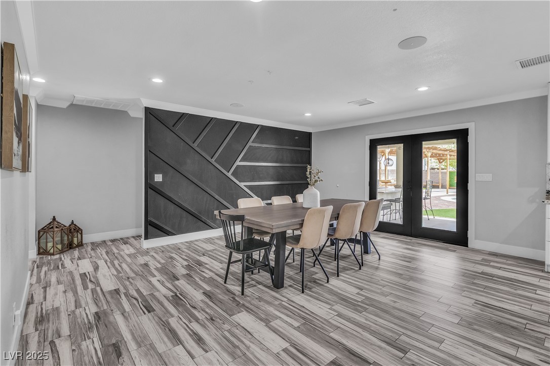 5700 North Torrey Pines Drive