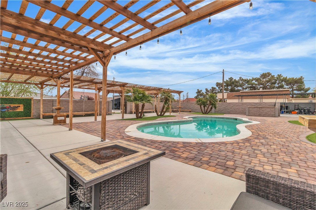 5700 North Torrey Pines Drive