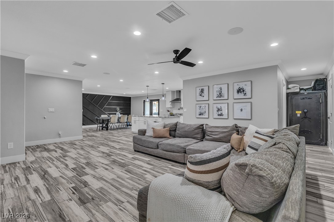 5700 North Torrey Pines Drive