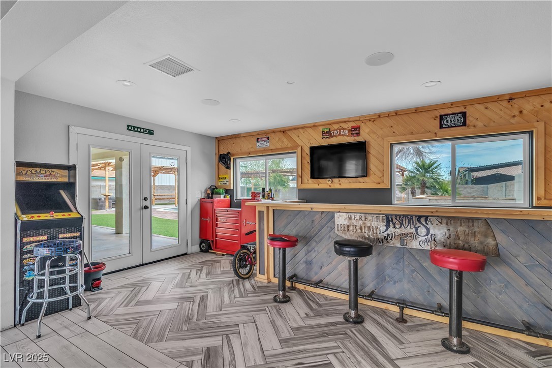 5700 North Torrey Pines Drive